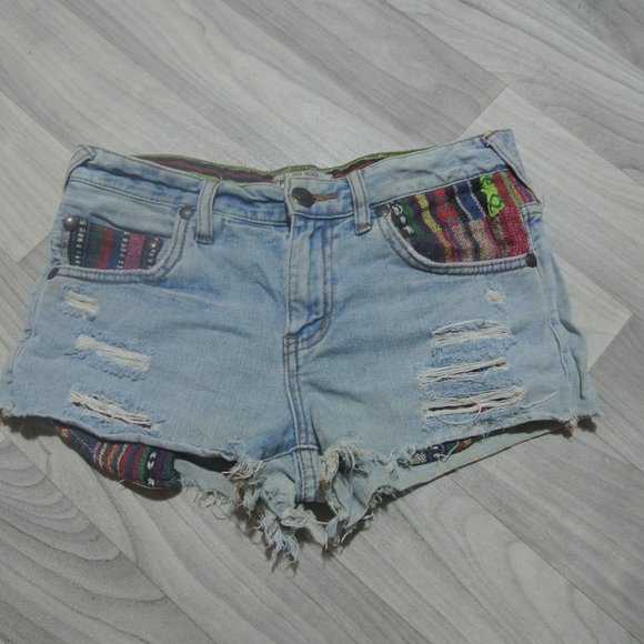 Free People Distressed Baja Boho Aztec Bleached 25 Booty Mid Rise Shorts Cut Off - Picture 1 of 9